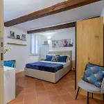 Apartment Guesthost - Charming Int - 3 *