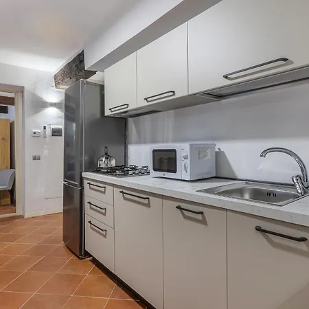 Appartamento Guesthost - Charming Int - 3 Ferrara