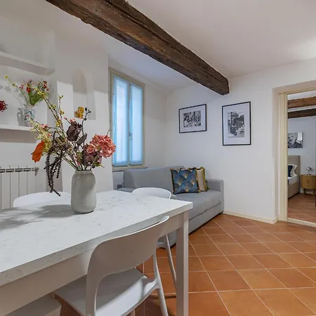 Guesthost - Charming Int - 3 * Ferrara