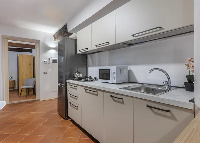 Appartamento Guesthost - Charming Int - 3 Ferrara