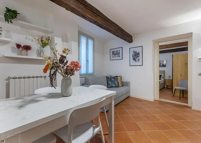 Guesthost - Charming Int - 3 * Ferrara