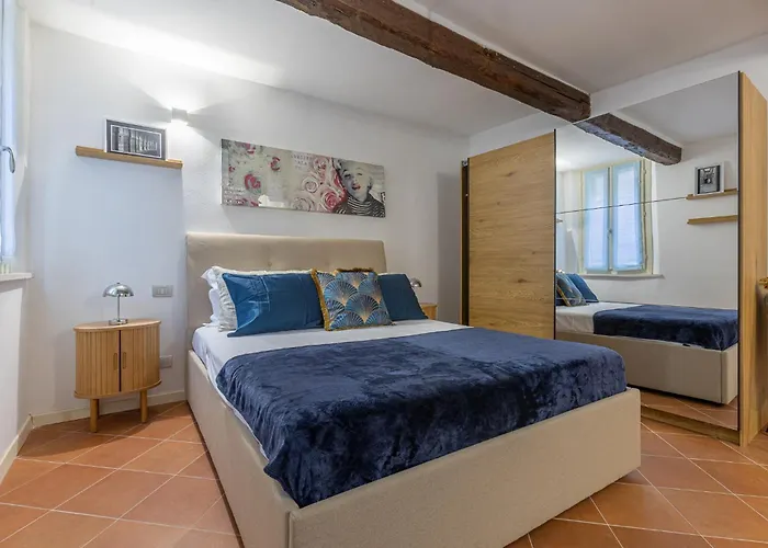 Guesthost - Charming Int - 3 Appartamento Ferrara